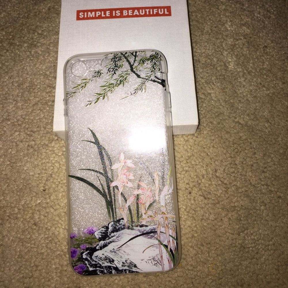 NIB/NWT iPhone 6/7/8 Case